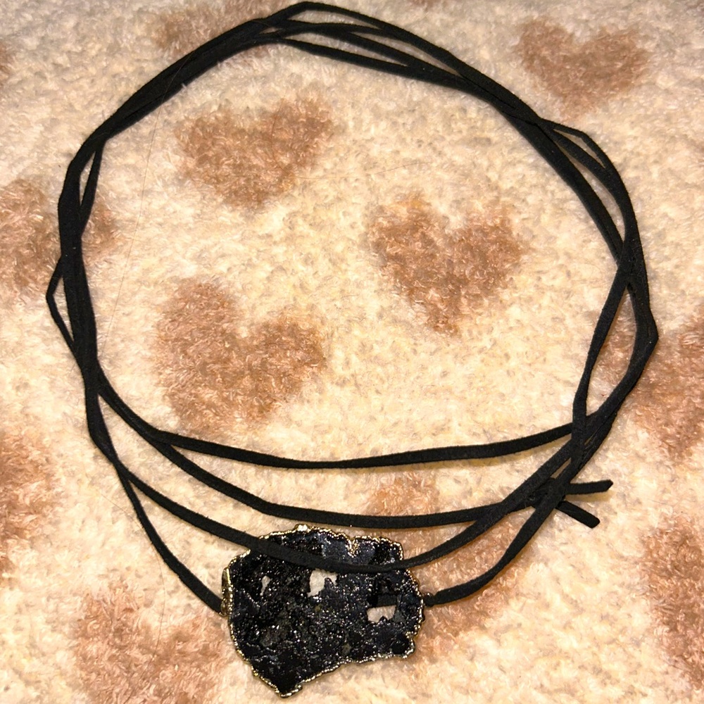 🖤✨black crystal necklace🖤✨